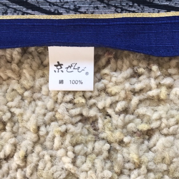 19”x19” Japanese scarf - Picture 2 of 6